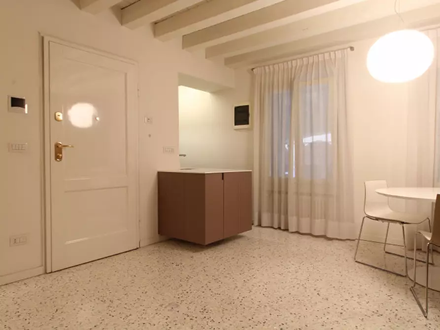 Immagine 2 di Appartamento in vendita  in Contra' Pescherie Vecchie a Vicenza