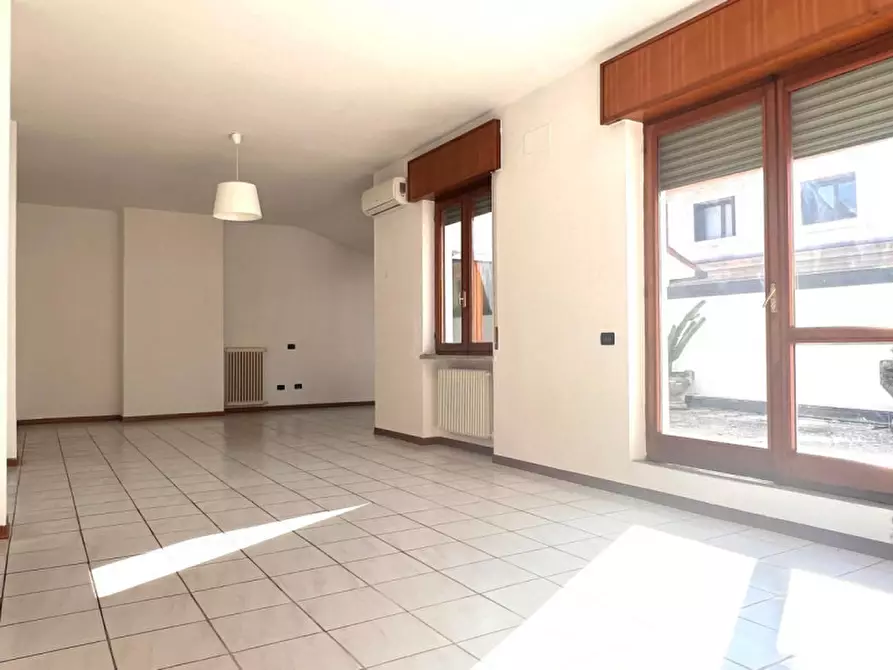 Immagine 1 di Appartamento in vendita  in via cesare battisti vicenza a Vicenza