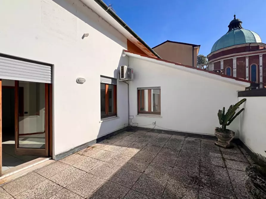 Immagine 2 di Appartamento in vendita  in via cesare battisti vicenza a Vicenza
