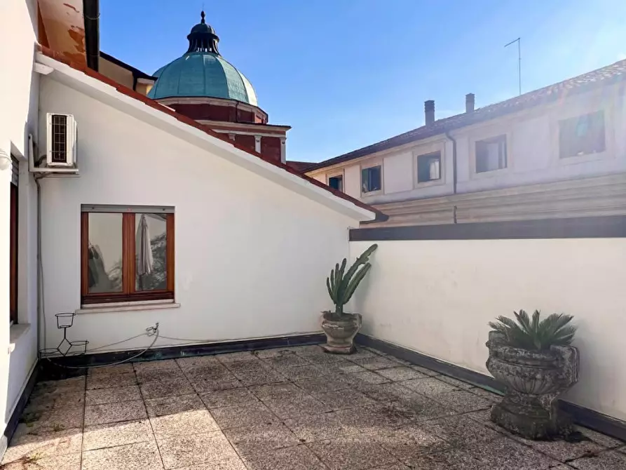 Immagine 15 di Appartamento in vendita  in via cesare battisti vicenza a Vicenza