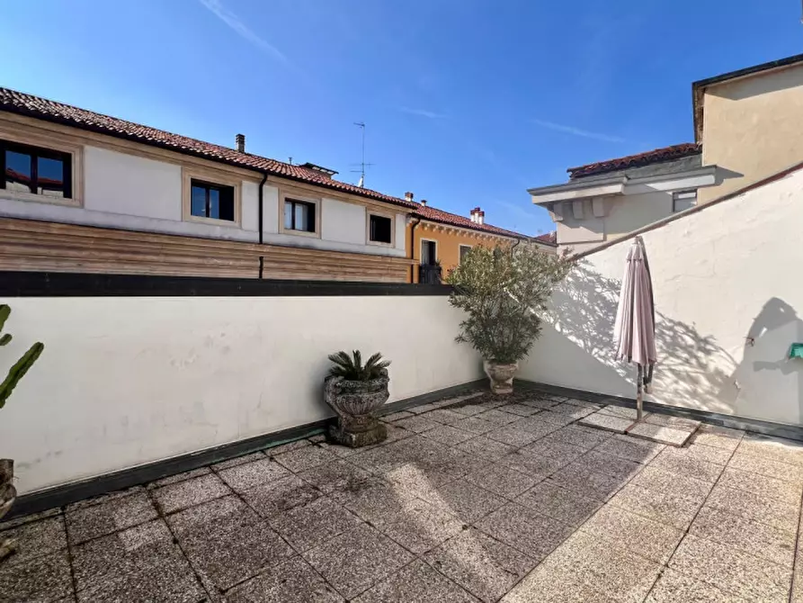 Immagine 16 di Appartamento in vendita  in via cesare battisti vicenza a Vicenza