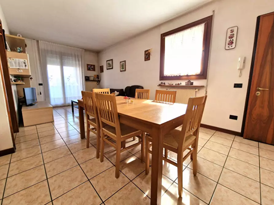 Immagine 1 di Appartamento in vendita  in Via Firenze a Torri Di Quartesolo