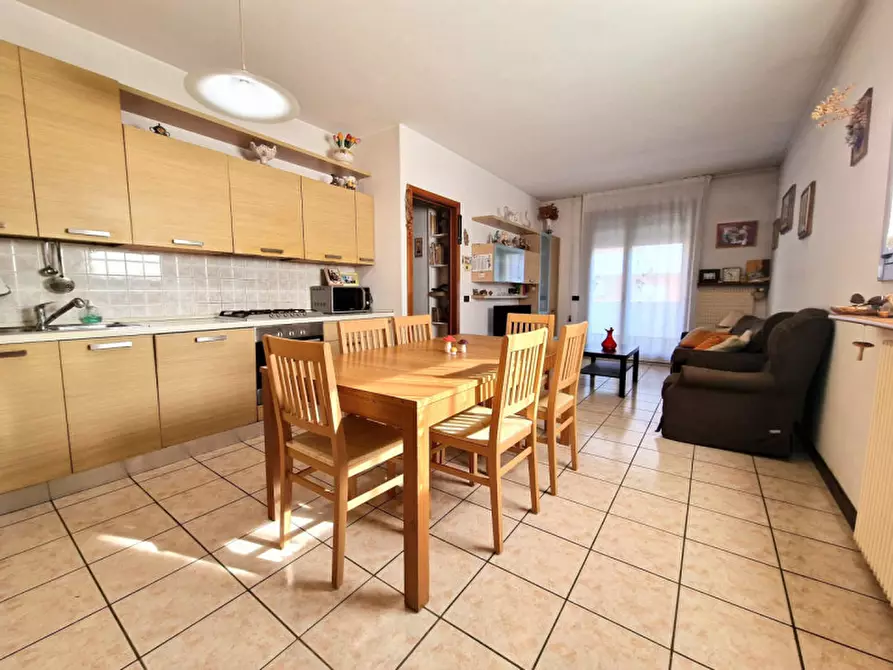 Immagine 2 di Appartamento in vendita  in Via Firenze a Torri Di Quartesolo