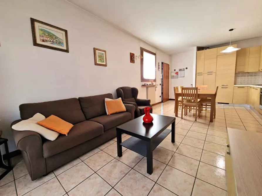 Immagine 4 di Appartamento in vendita  in Via Firenze a Torri Di Quartesolo