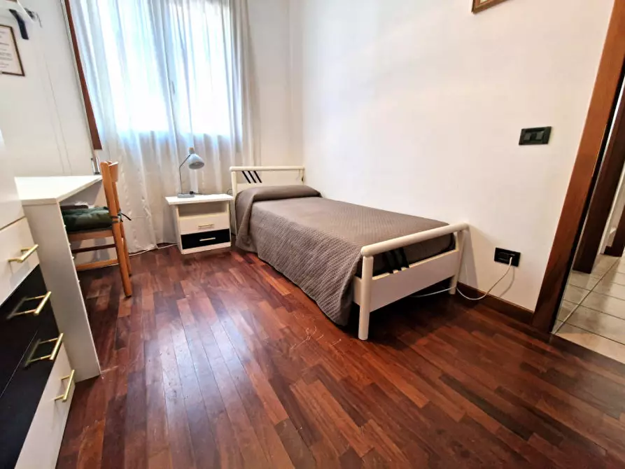 Immagine 11 di Appartamento in vendita  in Via Firenze a Torri Di Quartesolo