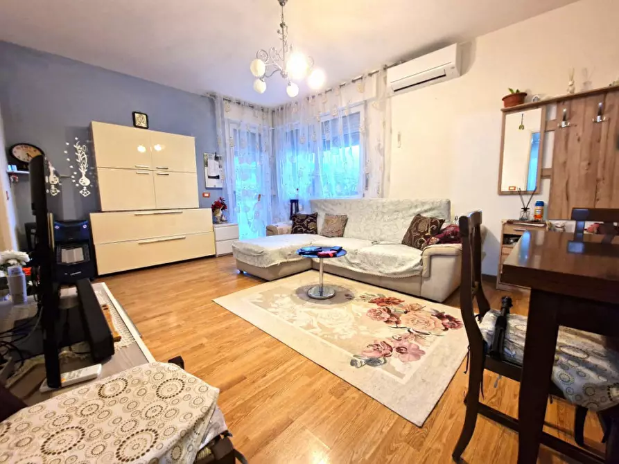 Immagine 2 di Appartamento in vendita  in Via Istria a Longare