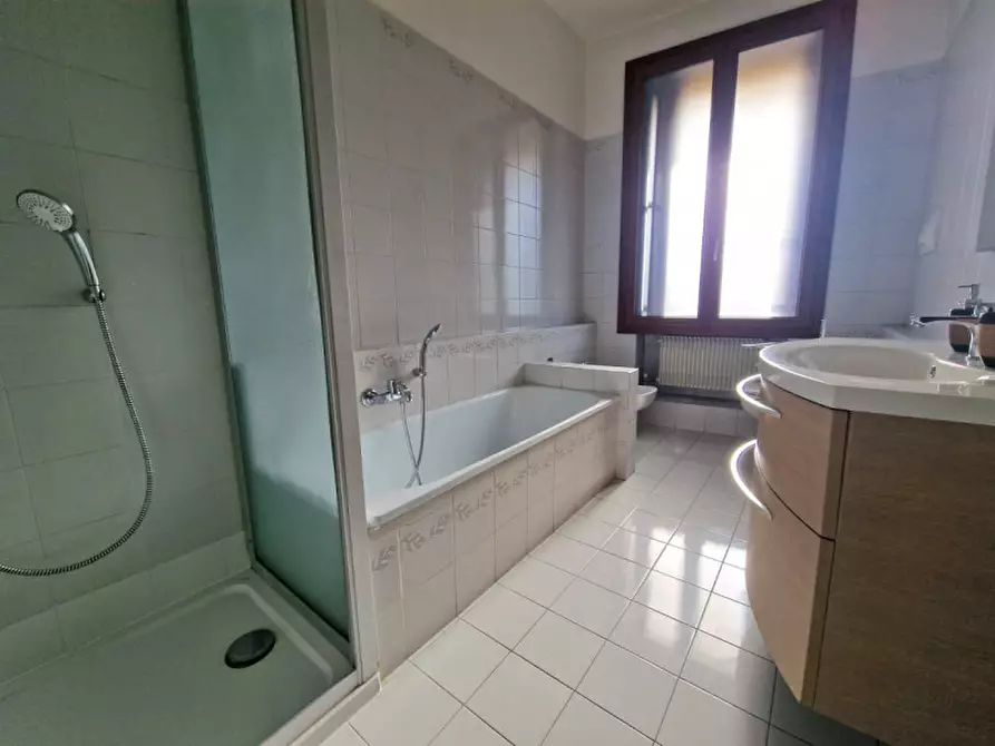 Immagine 19 di Appartamento in affitto  a Vicenza