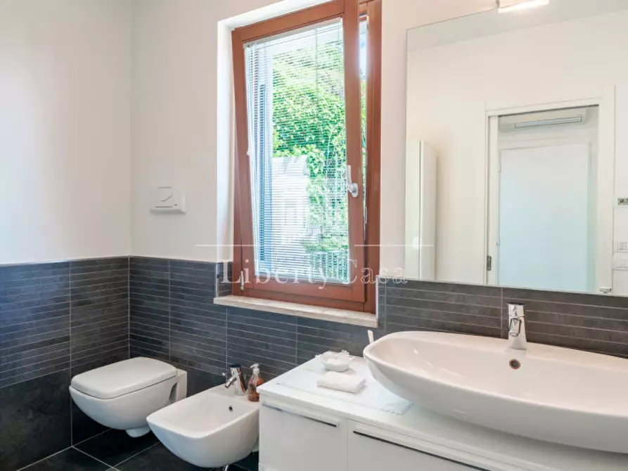 Immagine 15 di Villa in vendita  in Via Bocca di Croce a Salò