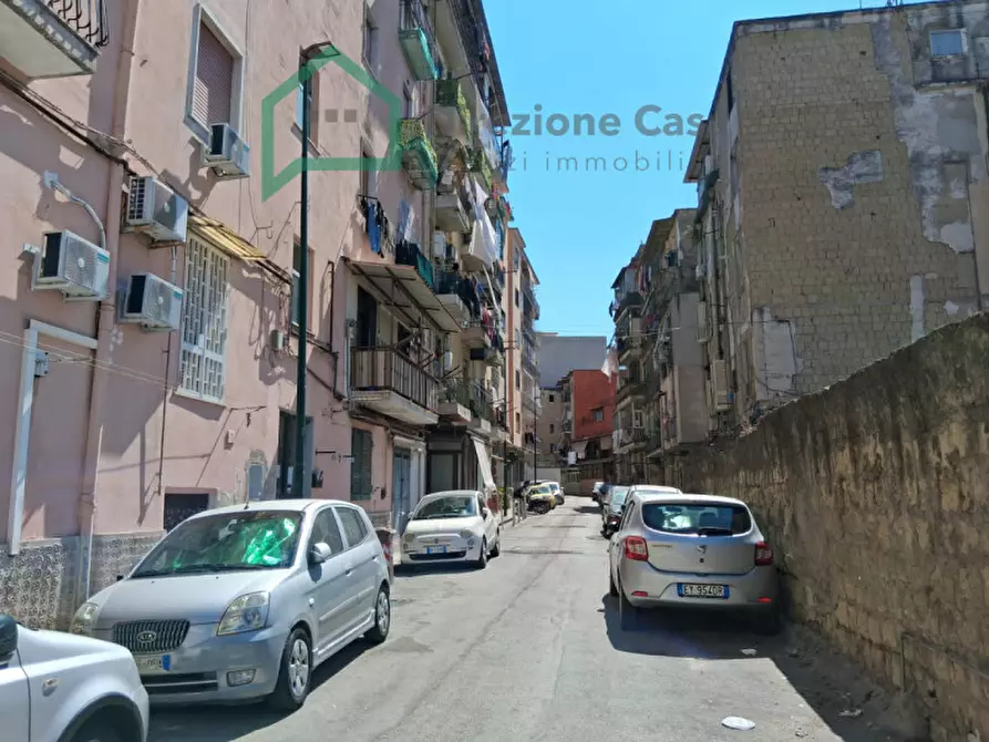 Immagine 25 di Appartamento in vendita  in Via F. Paolo Bozzelli a Napoli