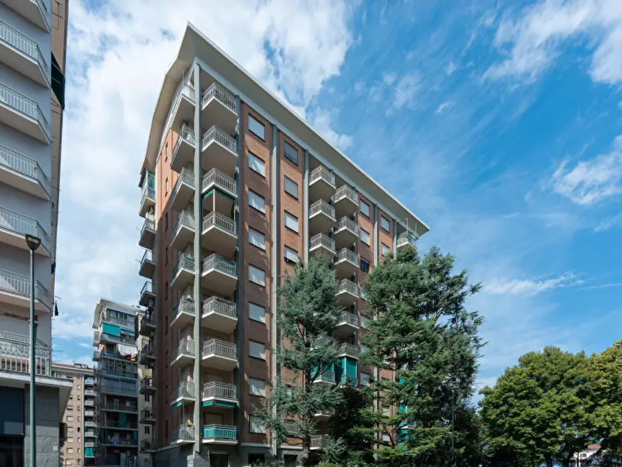 Immagine 1 di Appartamento in vendita  in via piscina 40 a Torino