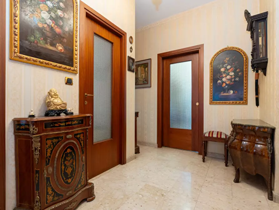 Immagine 5 di Appartamento in vendita  in via piscina 40 a Torino