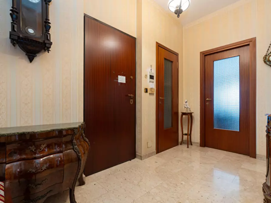 Immagine 6 di Appartamento in vendita  in via piscina 40 a Torino