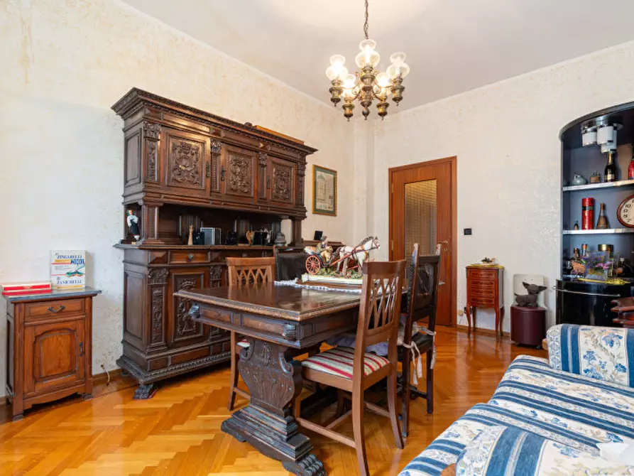 Immagine 13 di Appartamento in vendita  in via piscina 40 a Torino