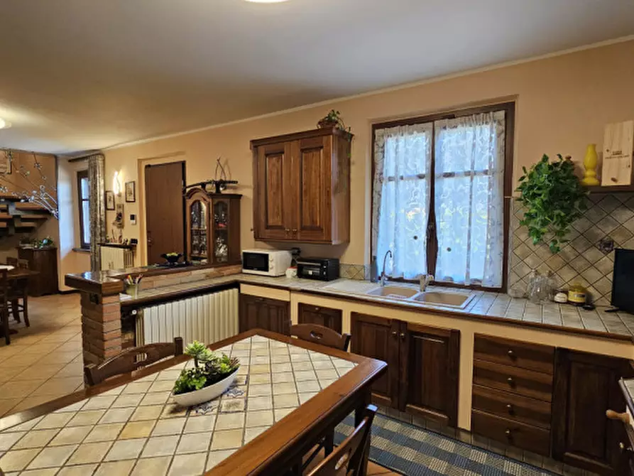 Immagine 11 di Casa indipendente in vendita  in Corso Giovanni Battista Volpini 296 a Isola D'asti