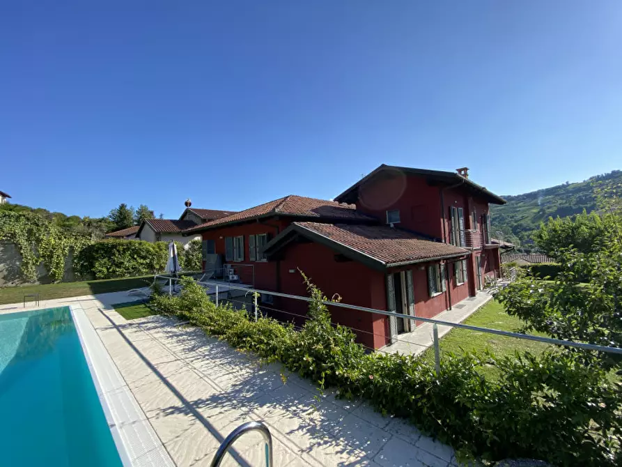 Immagine 1 di Villa in vendita  in Via San Bernardo 21 a Diano D'alba