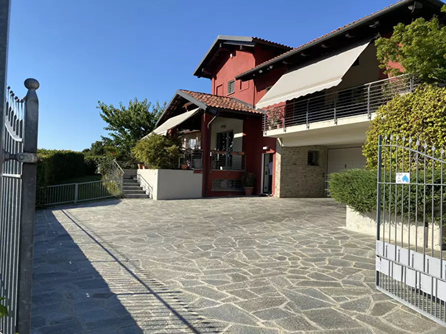 Immagine 7 di Villa in vendita  in Via San Bernardo 21 a Diano D'alba
