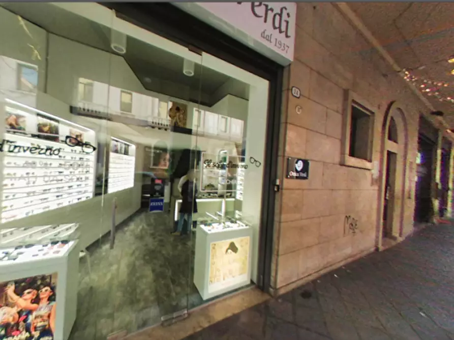 Immagine 1 di Negozio in vendita  a Padova