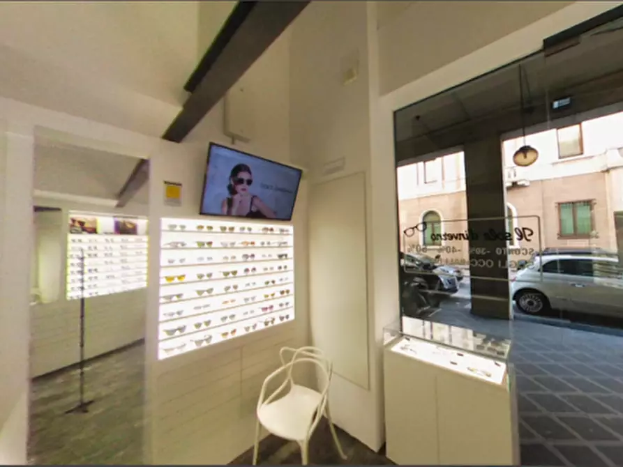 Immagine 3 di Negozio in vendita  a Padova