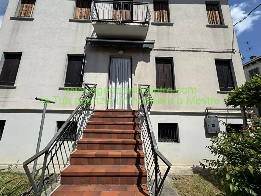 Immagine 2 di Casa bifamiliare in vendita  in Via Torre Belfredo 148 a Venezia