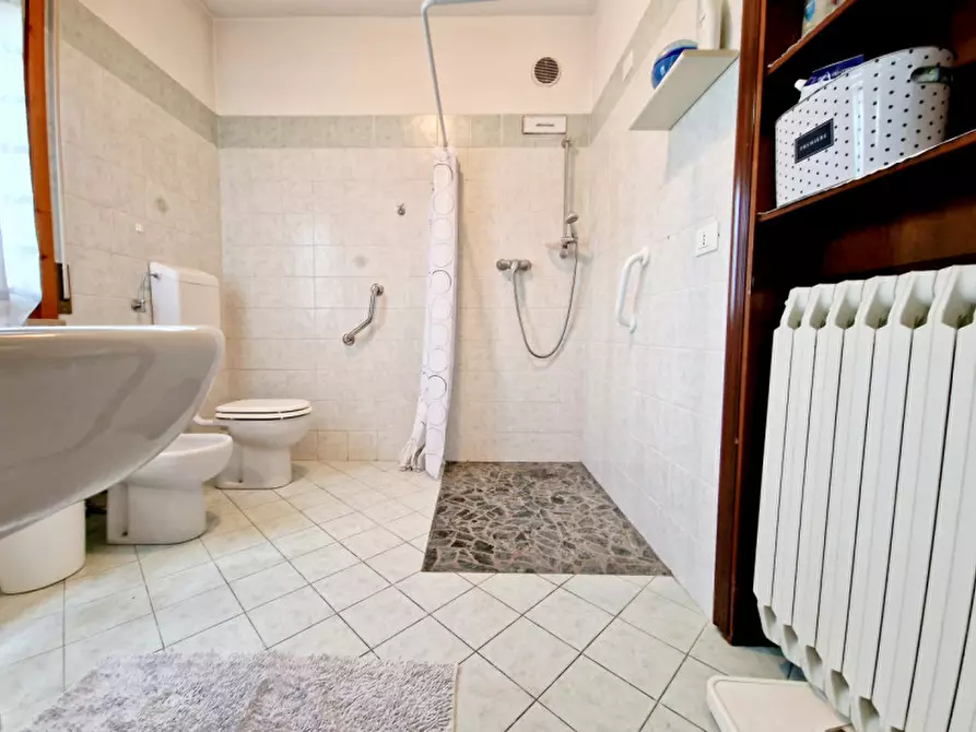 Immagine 9 di Casa bifamiliare in vendita  in VIA PAOLINO a Fratta Polesine