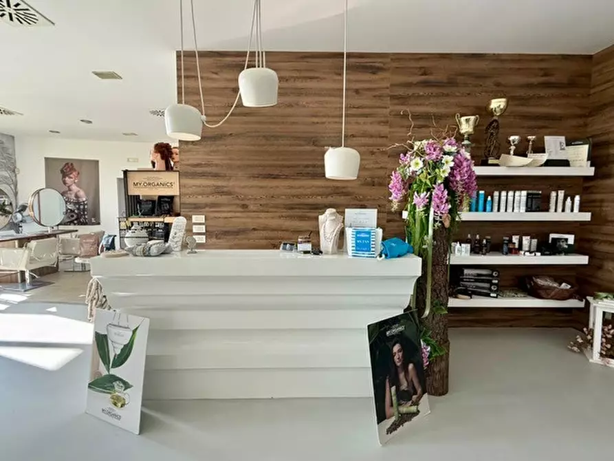 Immagine 4 di Negozio in vendita  in Via Antonio Corradini a Este