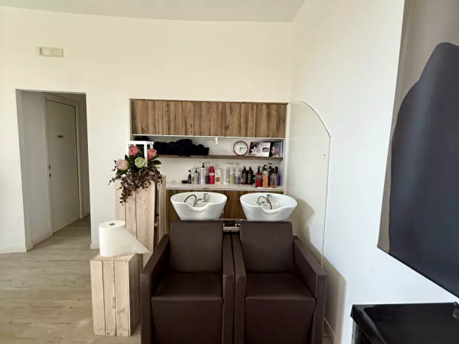 Immagine 5 di Negozio in vendita  in Via Antonio Corradini a Este