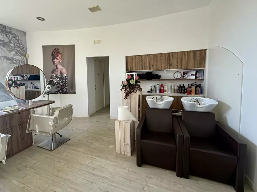 Immagine 6 di Negozio in vendita  in Via Antonio Corradini a Este