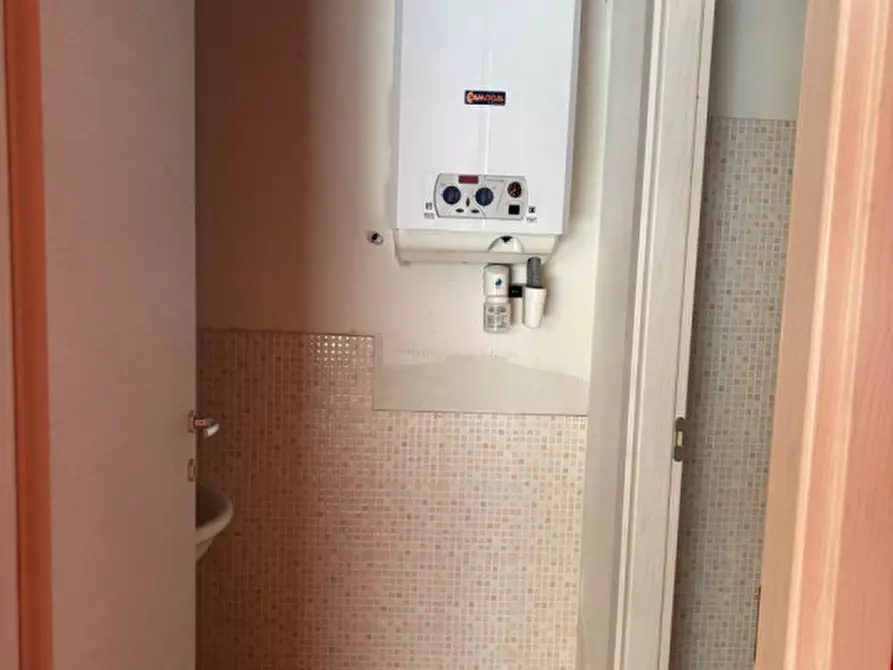 Immagine 6 di Negozio in affitto  in PIAZZA LIBERAZIONE N. 180 a Vo