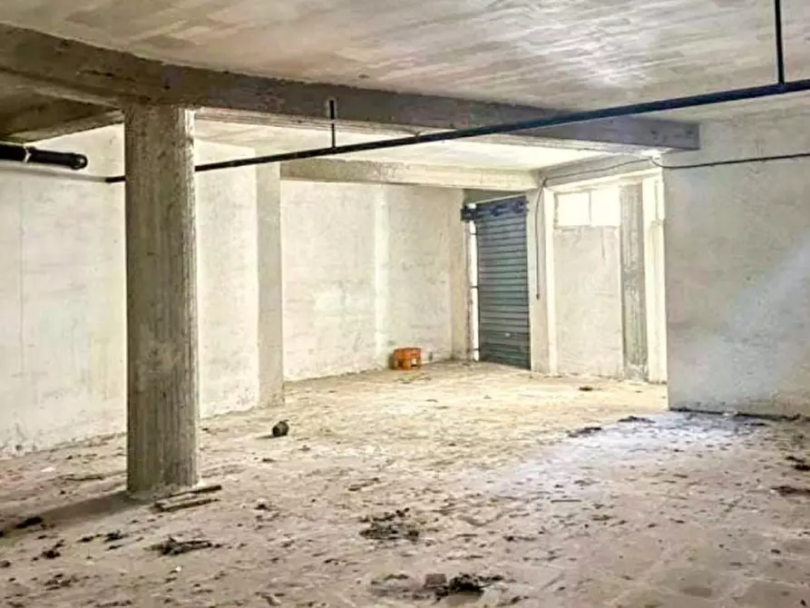 Immagine 1 di Magazzino in vendita  in Via Mariano Cosimo, 73043 Copertino LE, Italia a Copertino