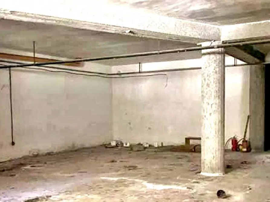 Immagine 3 di Magazzino in vendita  in Via Mariano Cosimo, 73043 Copertino LE, Italia a Copertino