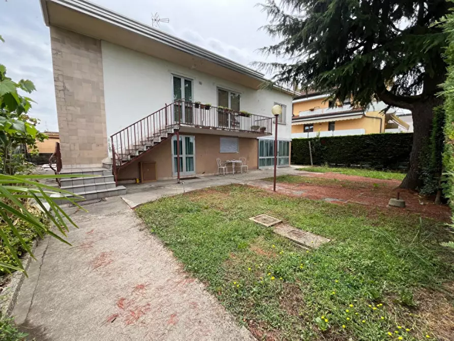 Immagine 1 di Casa indipendente in vendita  in via Fondà a Padova