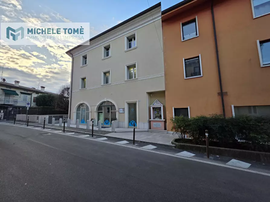 Immagine 3 di Ufficio in affitto  in via roma a Castelnuovo Del Garda