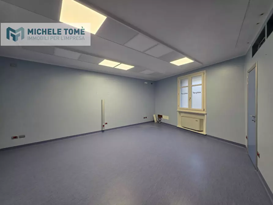 Immagine 4 di Ufficio in affitto  in via roma a Castelnuovo Del Garda