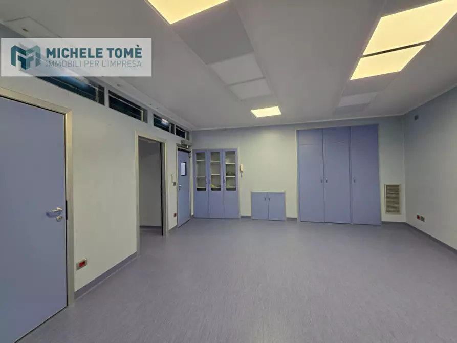 Immagine 6 di Ufficio in affitto  in via roma a Castelnuovo Del Garda