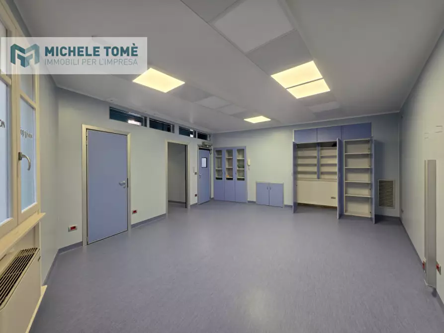 Immagine 8 di Ufficio in affitto  in via roma a Castelnuovo Del Garda