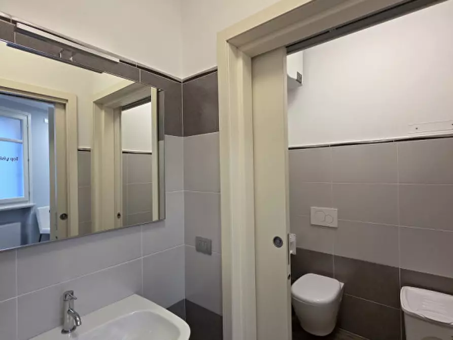 Immagine 10 di Ufficio in affitto  in via roma a Castelnuovo Del Garda