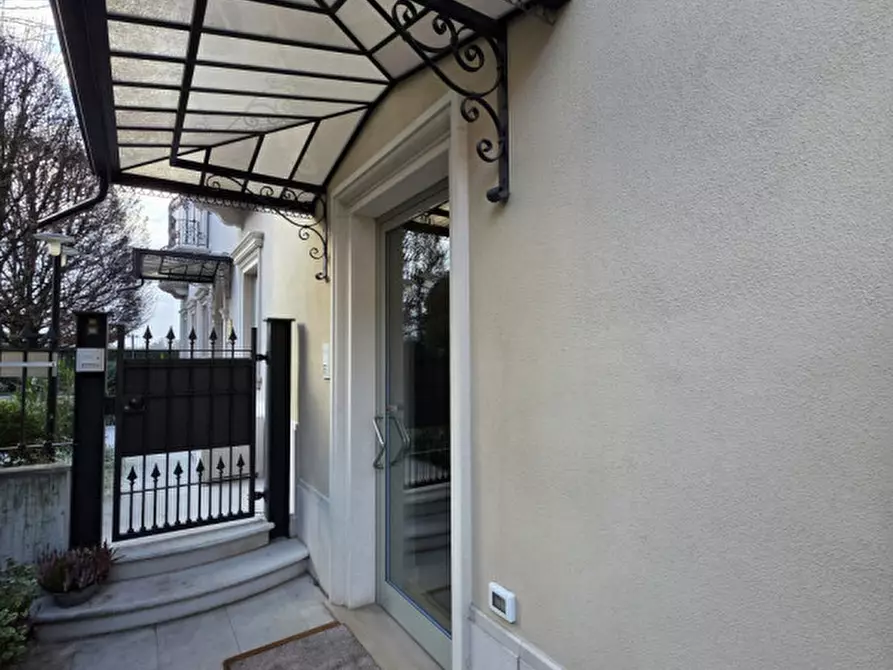 Immagine 17 di Ufficio in affitto  in via roma a Castelnuovo Del Garda