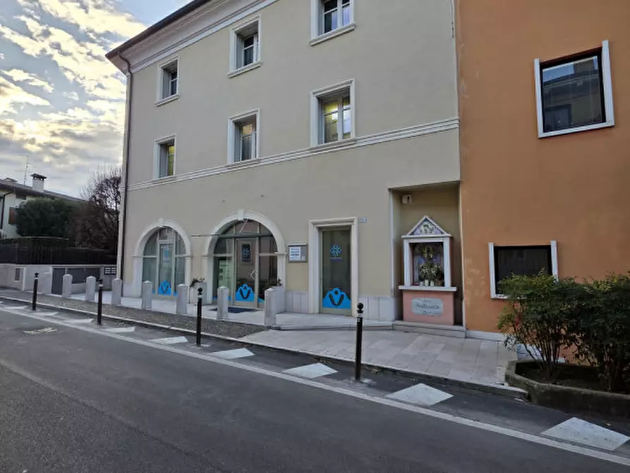 Immagine 21 di Ufficio in affitto  in via roma a Castelnuovo Del Garda
