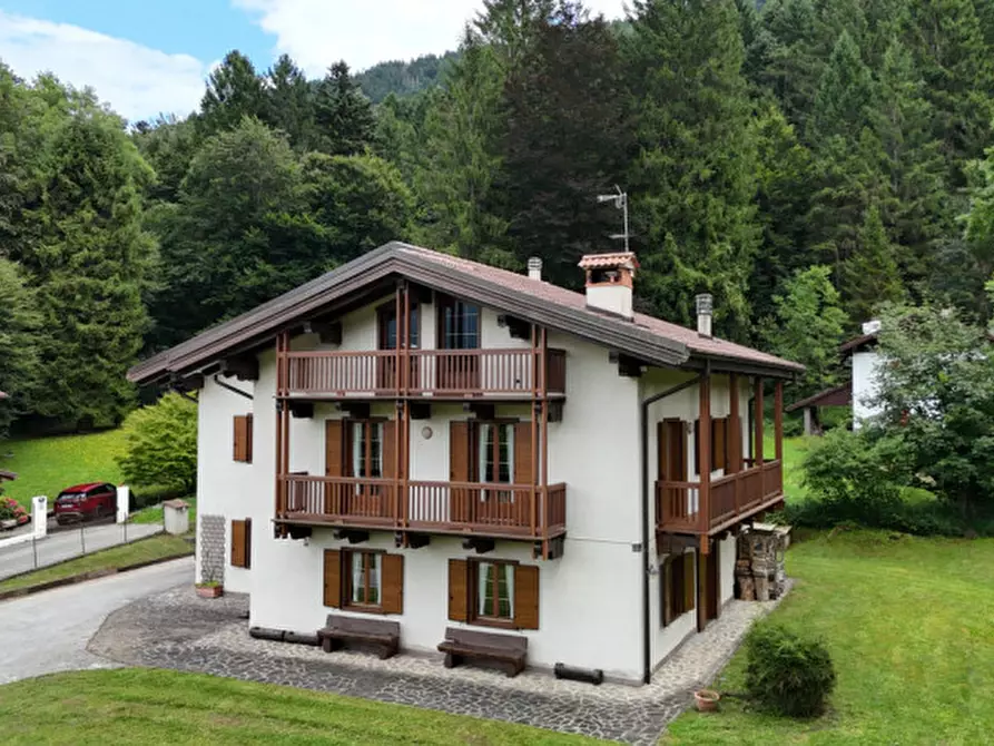 Immagine 2 di Casa indipendente in vendita  a Fiave'