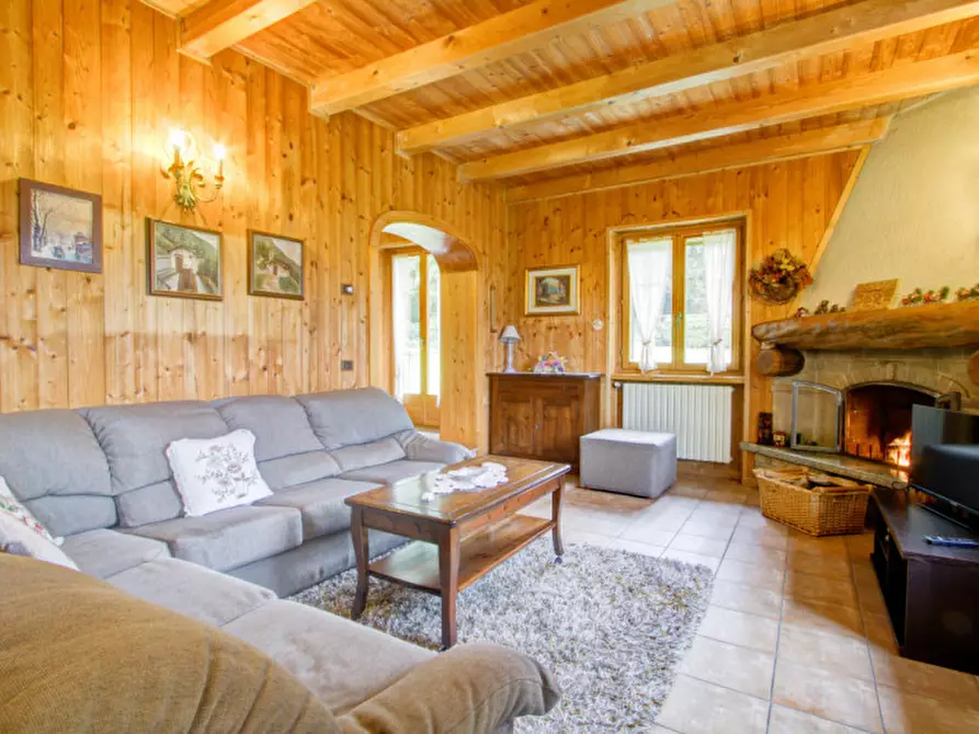 Immagine 3 di Casa indipendente in vendita  a Fiave'