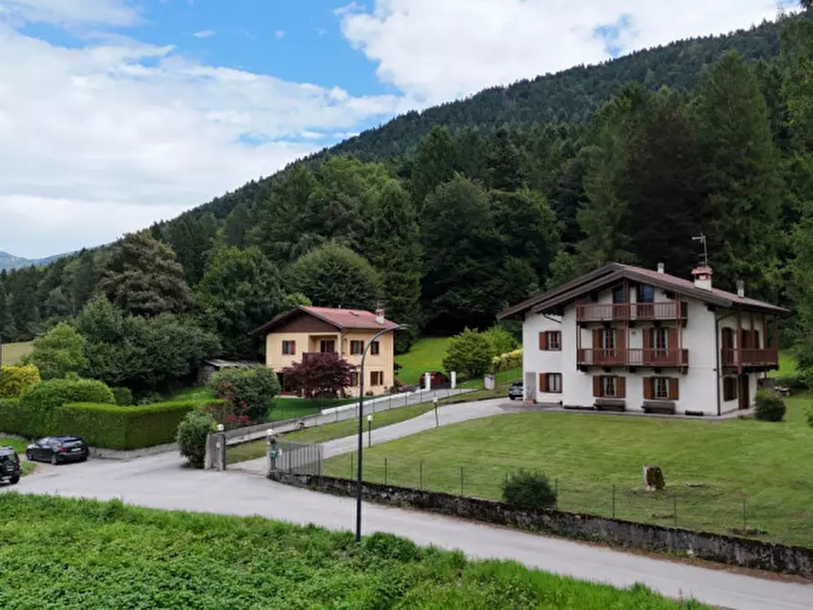 Immagine 5 di Casa indipendente in vendita  a Fiave'