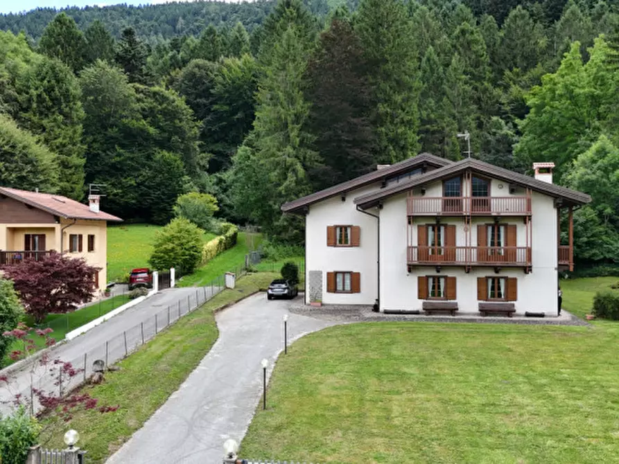 Immagine 13 di Casa indipendente in vendita  a Fiave'