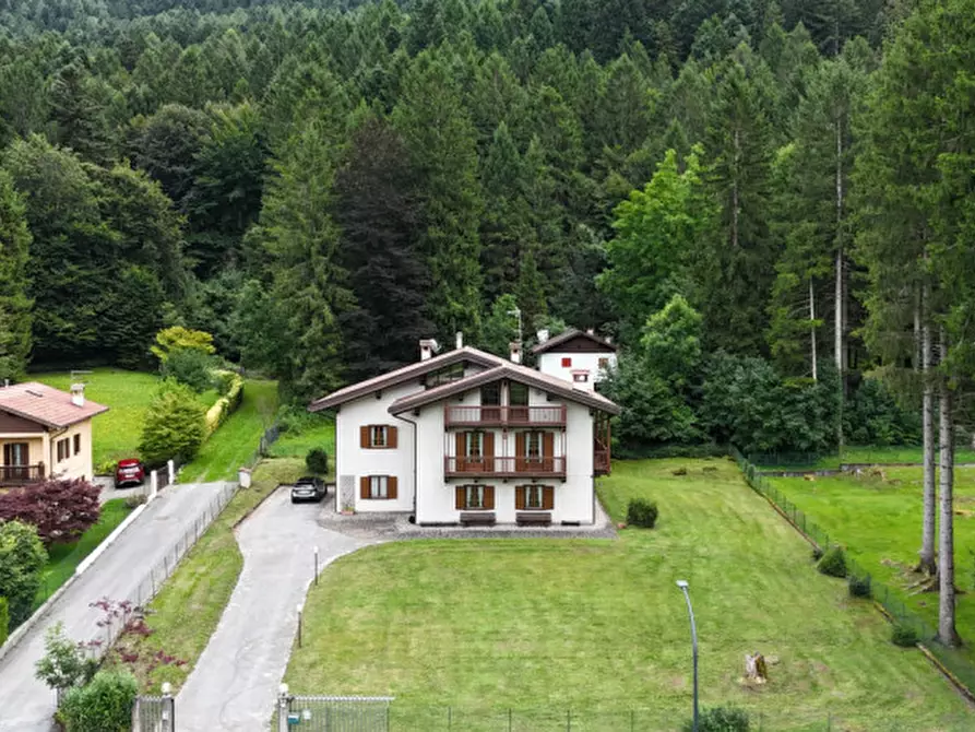 Immagine 14 di Casa indipendente in vendita  a Fiave'