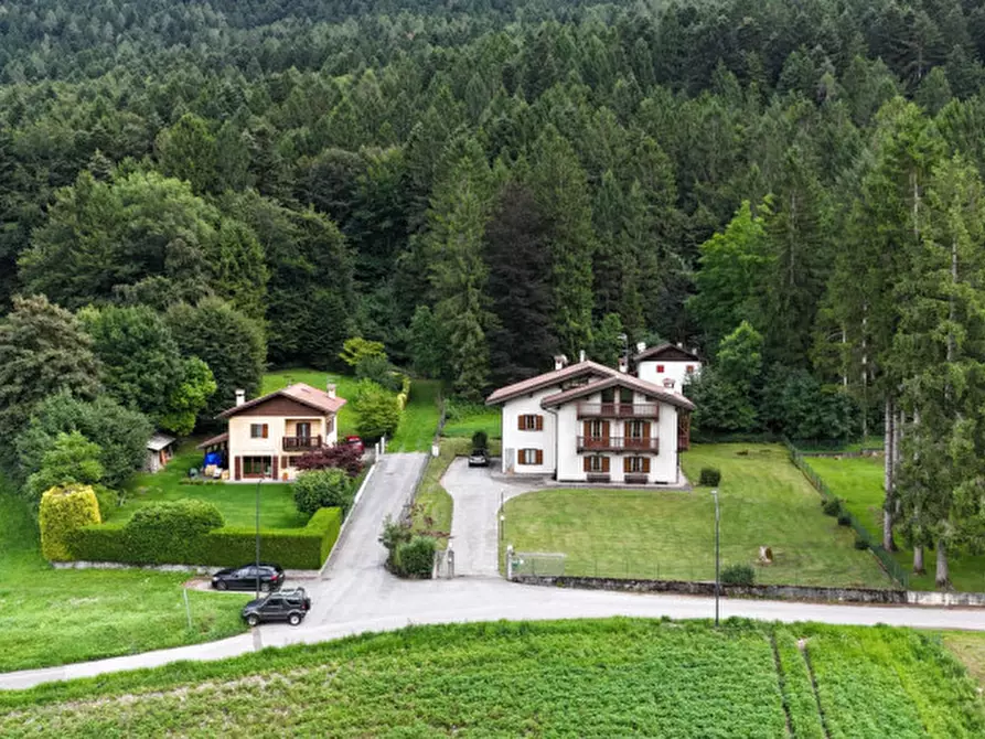 Immagine 40 di Casa indipendente in vendita  a Fiave'