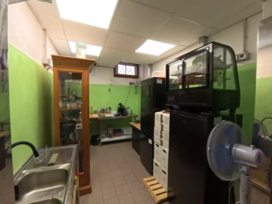 Immagine 19 di Attività commerciale in vendita  in via molare, 7 a Teolo
