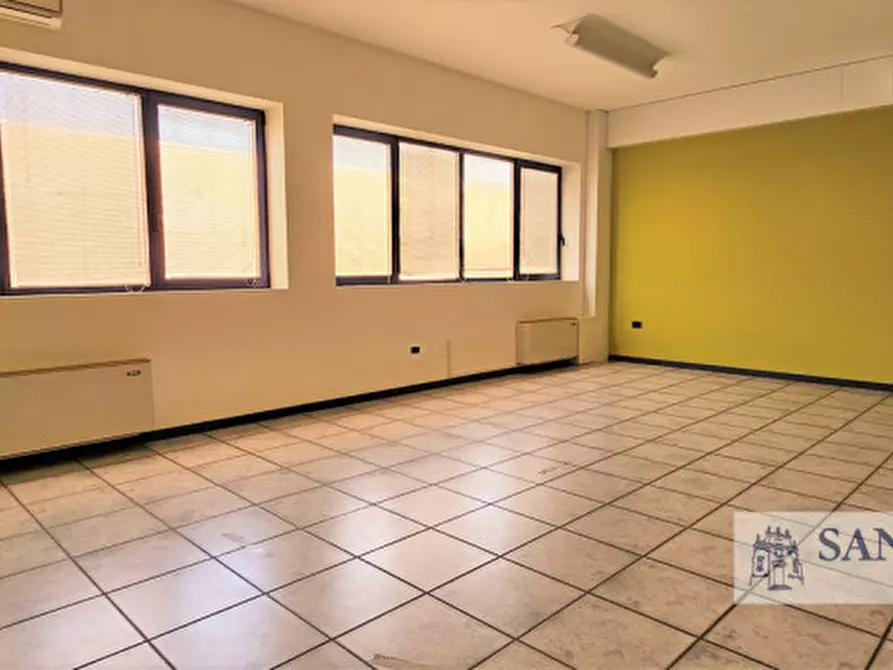 Immagine 2 di Ufficio in affitto  in Via del lavoro a Barbarano Mossano