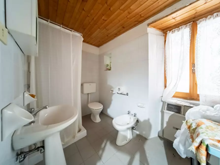 Immagine 12 di Appartamento in vendita  in Via 24 Maggio, 7 a Corniglio