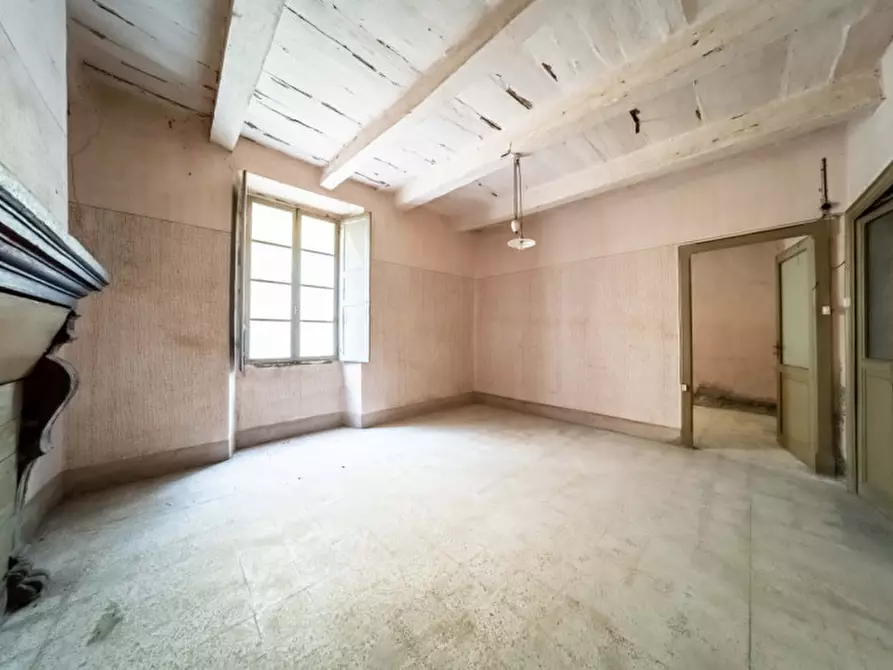 Immagine 5 di Appartamento in vendita  in Via 24 maggio 7/9 a Corniglio