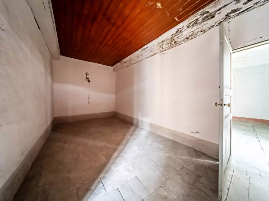 Immagine 13 di Appartamento in vendita  in Via 24 maggio 7/9 a Corniglio