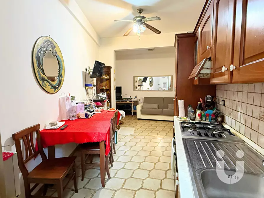 Immagine 3 di Appartamento in vendita  in Via Oderisi da Gubbio a Roma